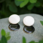 Brinco Botão Resina