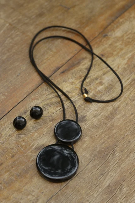 Kit Duplo Resina Colar + Brincos Preto